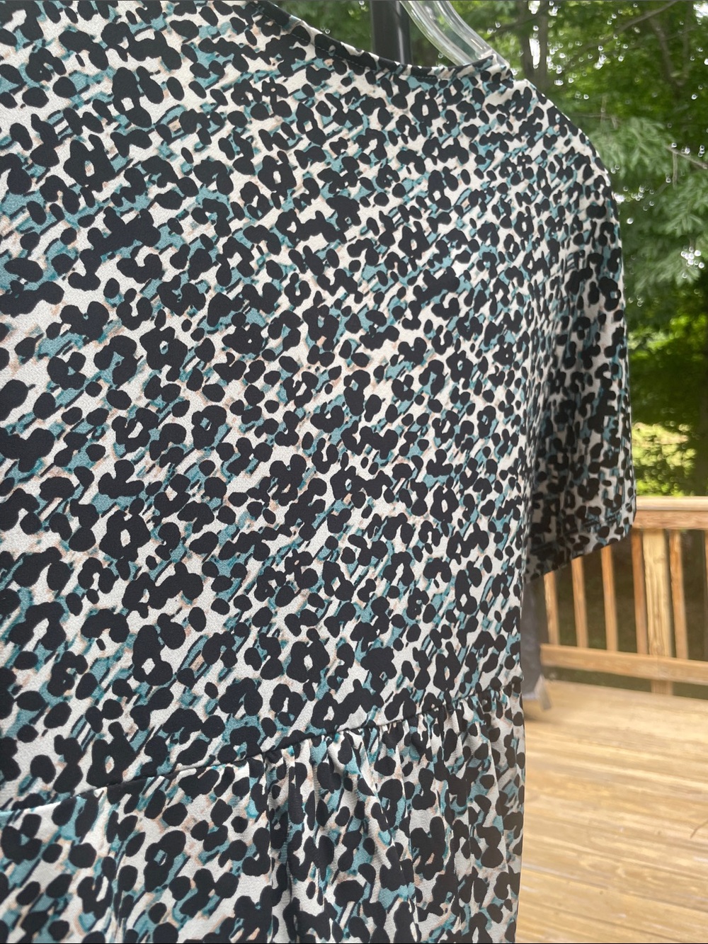 Daisy Fuentes 1X  Teal Black White Leopard-Print Wrap Pullover Top Preworn - Picture 5 of 13